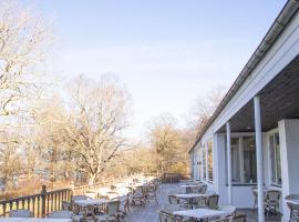 Hotel Strandparken, hótel í Holbæk