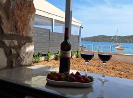 Vivari Stone House, hotel v destinaci Vivari