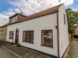 Rhodale Cottage, hotel with parking in Barmston