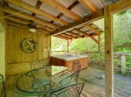 Fire Pit and Hot Tub Dog-Friendly Marion Retreat