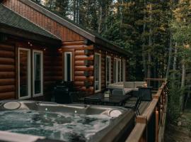 Hot tub, private deck, gas fire pit & king bed!, hotel in Idaho Springs