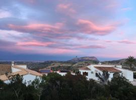 Luxe appartement met tuin, Hotel in Benidoleig