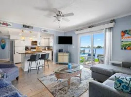 Malyn 108, Updated Waterfront condo, private patio