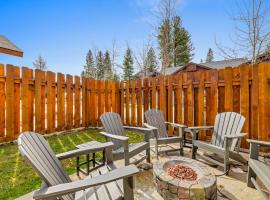 New! Blue Water Breeze - Near Payette Lake, Golf course, and downtown McCall, cabaña en McCall