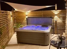 Tranquil retreat with hot tub