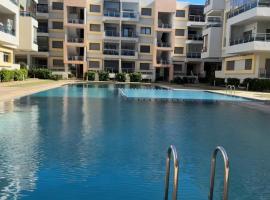 Appartement de luxe dans une résidence fermée avec piscine, ξενοδοχείο σε Pont Blondin