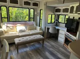 Daisy Dukes Unique Private Home on Horse Ranch!