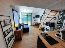 Maison Rénovée, Quartier Boisé, 400m Plage, Terrasse & Parking Privé - FR-1-194-283