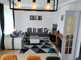 Polat, hotell i Lèves