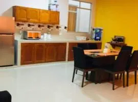 301 RV APARTMENTS IQUITOS PERU-Apartamento tercer pico con balcón hacia piscina