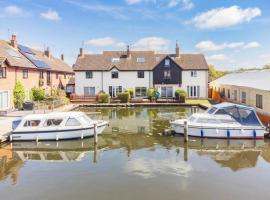 Cottage On The Quay, hotel di Wroxham