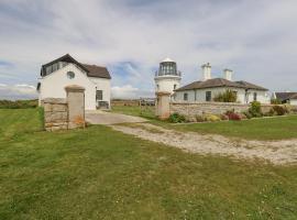Old Higher Lighthouse Branscombe Lodge, holiday rental in Southwell