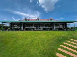 ์ด๋ํค์ ์์นํ ํธํ
Cloudy Court Resort