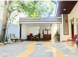GiBu Art Gallery and Villa, apartemen di Dehiwala