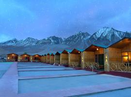 Pangong Pearl, hotel di Man