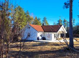 Nice Home In Berg I Østfold, hotel de lujo en Dale