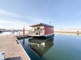 Cozy Floating house with sauna