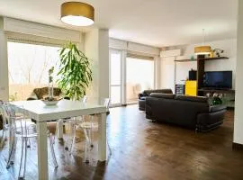 Casa Rosita - Large family flat, 3 bedrooms, covered veranda, Central Carbonia