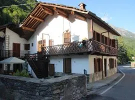 Tipica casa di montagna nelle Valli di Lanzo
