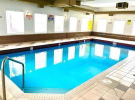 Super 8 by Wyndham Hinton-Free Breakfast,Wifi,Parking, hotel en Hinton