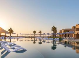 Sofitel Al Hamra Beach Resort, rizort u gradu Ras el Hajma