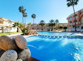 Sunny Blue Home - near Pools, Beach and Golf