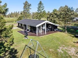 Beautiful Home In lbk With Kitchen, hotel with parking in Ålbæk