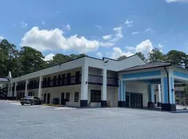 Speedway Inn & Suites