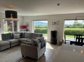 Idyllic, Five Star Cottage with Panoramic Views, family hotel in Kinvara