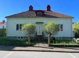 Central villa, nära till allt!