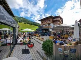 SKILL Mountain Lodge - Ski und Bike Hostel inklusive JOKER CARD