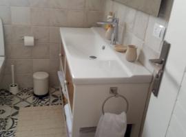 Ceasar Sodic, Ras Al Hekma, 4 Master Bedroom Chalet, ξενοδοχείο σε Marsa Matruh