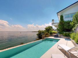 Villa Flora luxury pool-BGL, hotel a Manerba del Garda