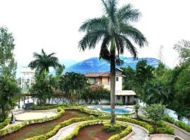 Bliss view Villa 4BHK with Pool & Amazing Nature, apartment in Lonavala
