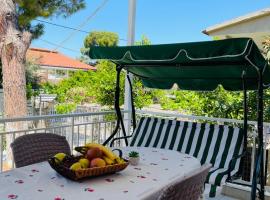 Your Seaside Escape in Oropos, hotel with parking in Skala Oropou