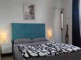 Altozano Room I, Estudió, centro de Málaga, GayFriendly, Wi-Fi gratis, habitación en casa particular en Málaga
