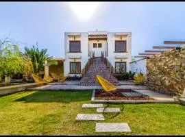 Villa Isabela 10 Sleeps - Pool - Huge garden