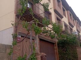 Casa La Parra en Teruel, budgethotell i Villastar