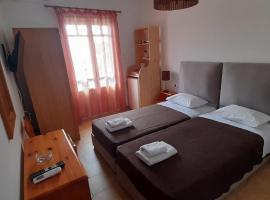 Pension Selenti, hotel en Tinos