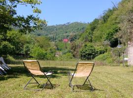 Casa in Bocca al Fiume, hotel en Pescia