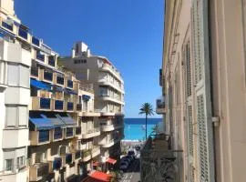 Room in City Centre & 50m to Beach -- Located in a beautiful Apartment with Seaview Balcony