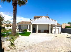 grande villa piscine Marseillan plage cap agde, hotel v mestu Marseillan