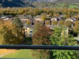 Bergblick, 2 Schlafzimmer, Bad, WC, Küche, Wohnzimmer