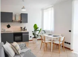 Ca' Gialla 4 - Lago di Lugano, Dog friendly, balcone e parcheggio -