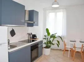 Ca' Gialla 4 - Lago di Lugano, balcone e parcheggio -