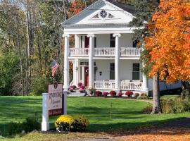 River Edge Mansion Bed & Breakfast, place to stay in Pennellville
