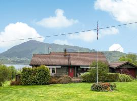 Gorgeous Home In Hareid With Kitchen, holiday home in Ulsteinvik