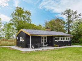 Amazing Home In Kge With Kitchen, cabaña o casa de campo en Strøby Egede