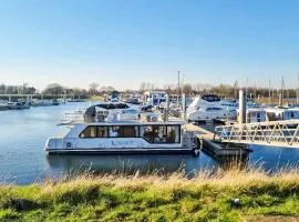 Lake Front Ship In Ophoven With Wifi