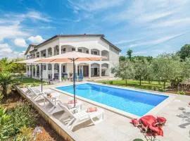 2 Bedroom Lovely Apartment In Nova Vas